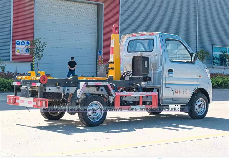 Brand new 4x2 Changan 3 cubic meter mini hook arm lifting garbage truck, 3CBM detachable garbage truck