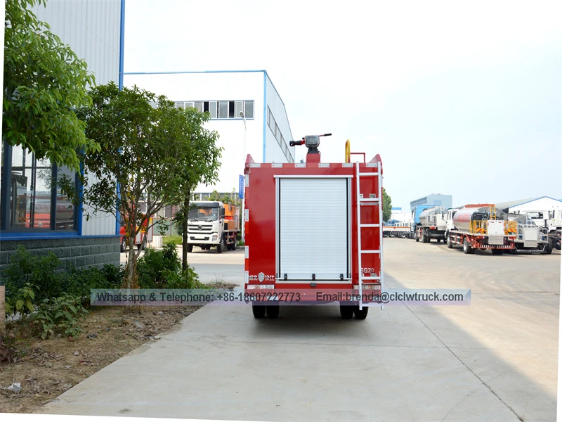 DFAC 4x2 Nhà sản xuất ban đầu xe tải chữa cháy với tàu chở nước 2000L