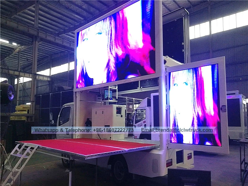 Dongfeng 4*2 mobile LED truck
