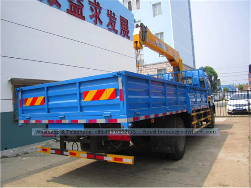 Dongfeng 4000 kgs Truck Mounted XCMG Crane, China Truck Mounted Crane Manufacturer