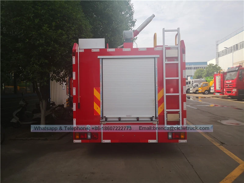 Japanese Isuzu Water Tank Fire Truck na may 3 CBM Water Tank