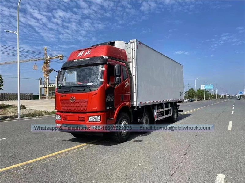 DFAC móc thịt tủ lạnh xe bán