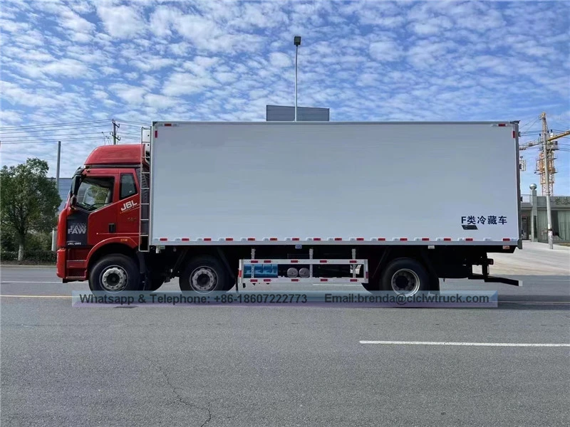 DFAC móc thịt tủ lạnh xe bán