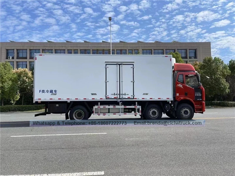 DFAC móc thịt tủ lạnh xe bán