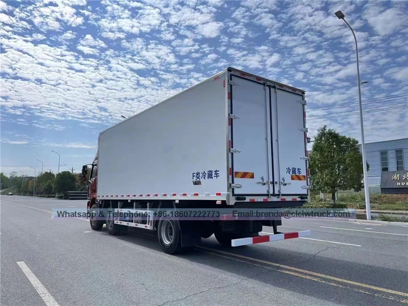 DFAC móc thịt tủ lạnh xe bán