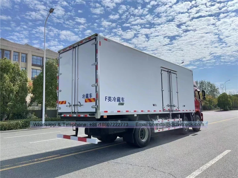 DFAC móc thịt tủ lạnh xe bán