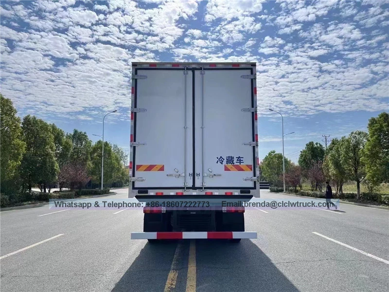 DFAC móc thịt tủ lạnh xe bán