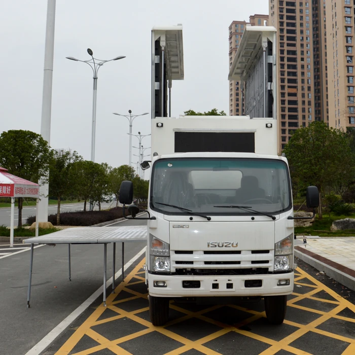 ISUZU BRAND شاشة مزدوجة بشاحنة P8 ذات شاشة LED طراز محمول