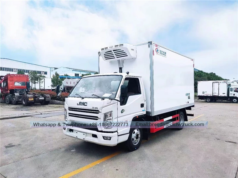Fournisseur de camion de réfrigérateur JMC Chine, camion de cargaison de réfrigérateur 5 tonnes, camion de cargaison de réfrigérateur 4x2, moteur diesel de camion de réfrigérateur