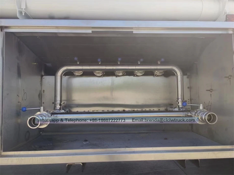 LHD/RHD HOWO 10000L 20000L Fresh Milk Transportation Tank Truck 10CBM 20CBM Stainless Steel Tanker