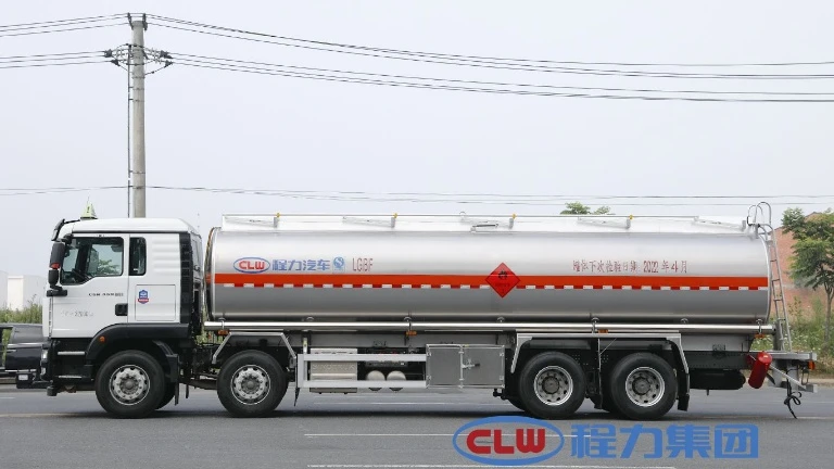 Новый Sitrak 25 CBM заправочный грузовик в продаже