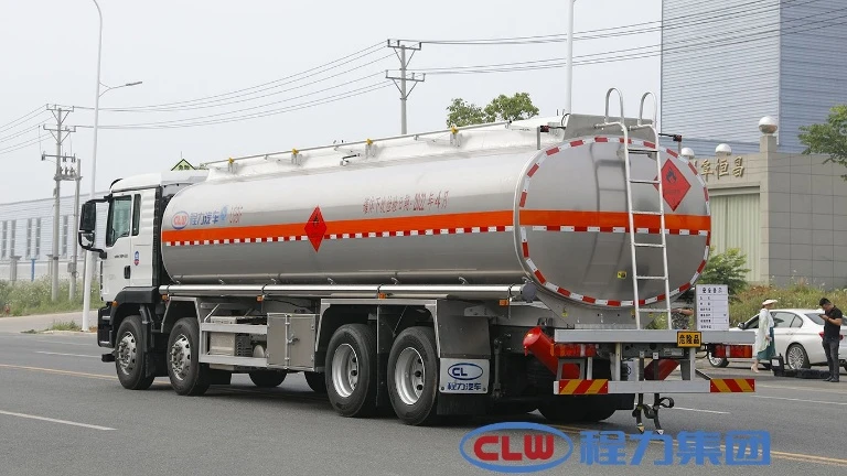 Новый Sitrak 25 CBM заправочный грузовик в продаже