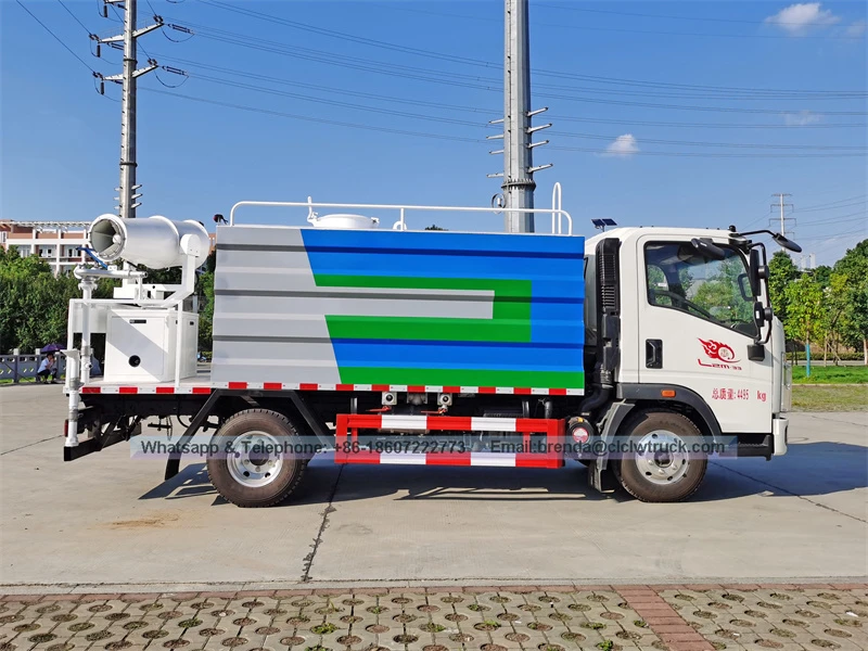 SINOTRUK HOWO 4x2 5000Liter water truck supplier china,5CBM water tank truck manufacturer