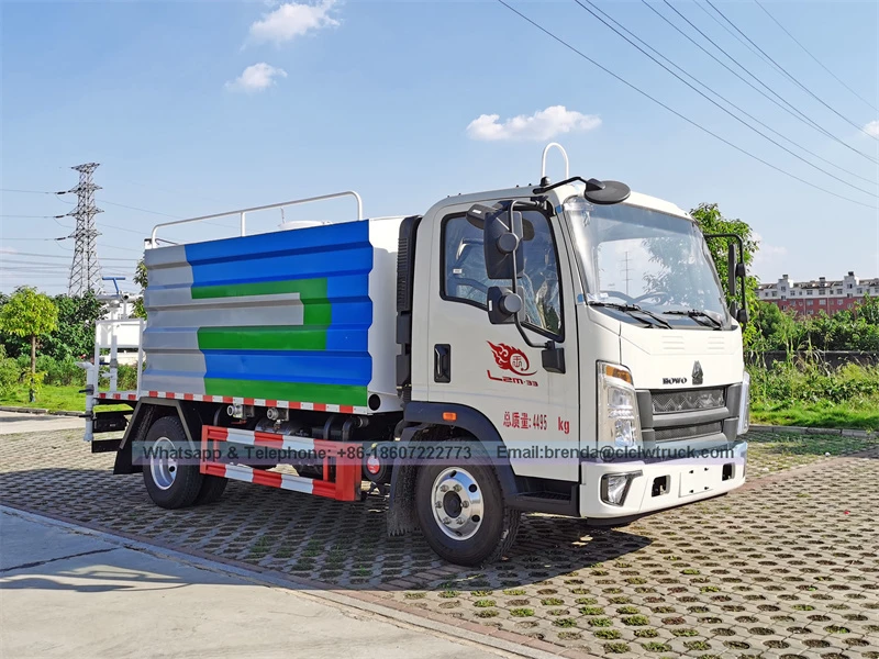 SINOTRUK HOWO 4x2 5000Liter water truck supplier china,5CBM water tank truck manufacturer
