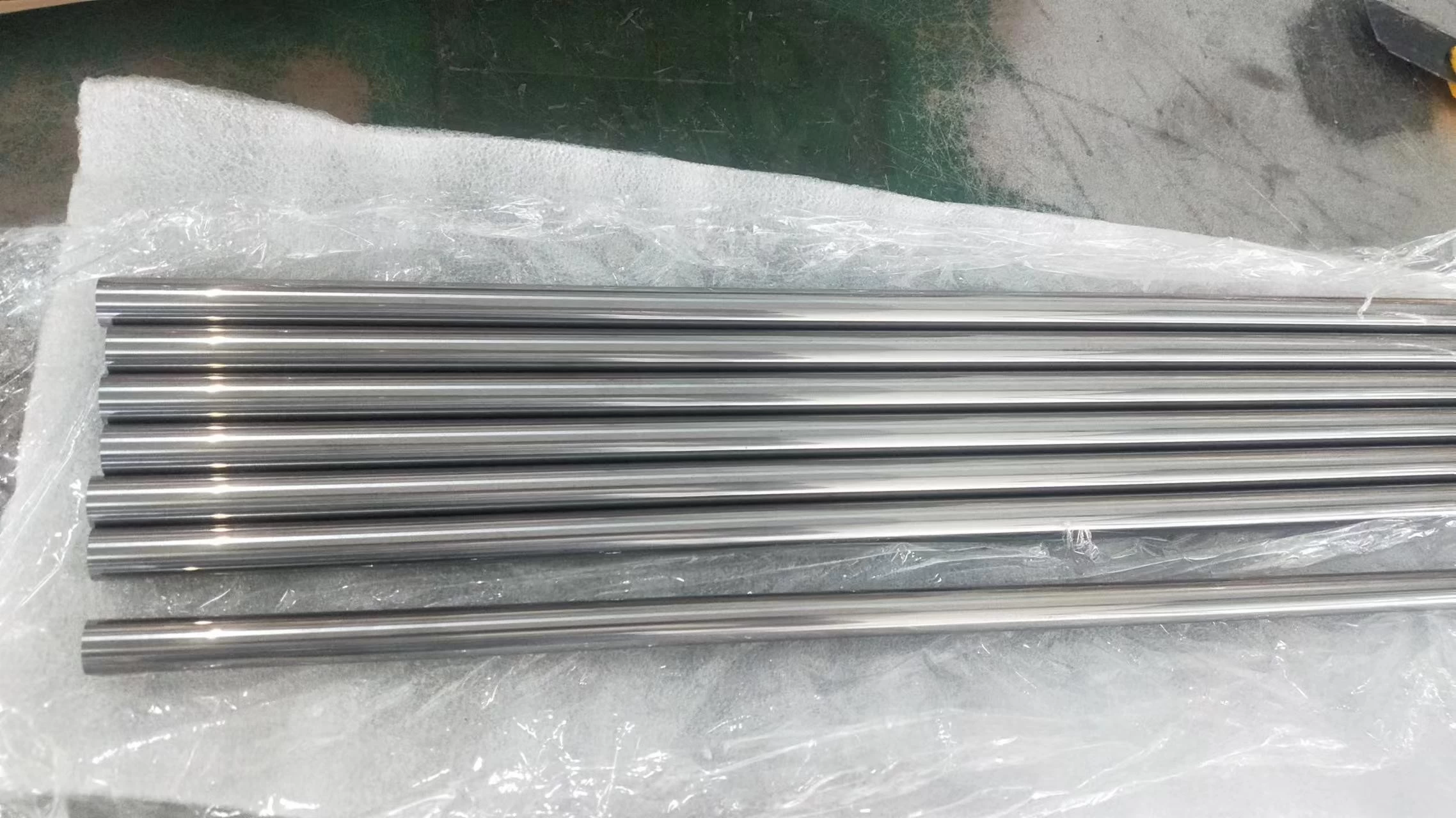 Tungsten Cemented Carbide Rods with Central Coolant Hole