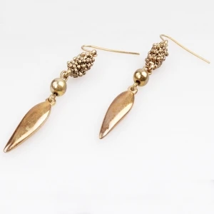 تصميم نموذج جديد النساء الملحقات دبي من قمم أقراط اليدوية الذهب