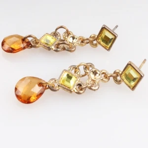 Clear plastic stone crysyal dangling chains earrings E30184