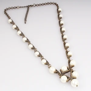 Fake White Pearl Beads Necklace Design