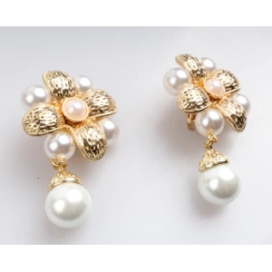 High Selling Quality Fashion Korean Model Selling Earrings Birthday Anniversary Gifts for Women Mom Wife