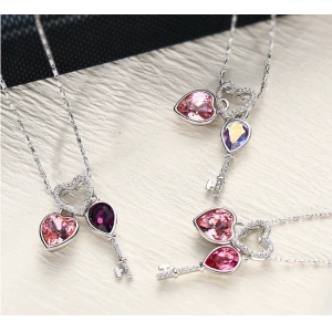 Lucky Key Copper Heart Pendant Necklace Made with Crystals for Girls Alloy Jewelry 2018 Hot