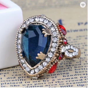 porcelana Jewelry Ring Display Customized Vintage Ruby Big Classic Hand Ornament Rings Big Diamond Rings fabricante