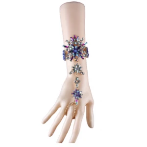 New bracelet fashion alloy bracelets temperament wild diamonds with fingers bracelet Desny 2018 wholesale