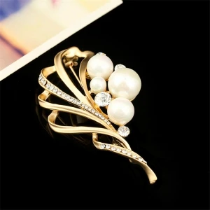 Pearl Garment Brooch for Women as Birthday Anniversary Gifts Gold Plated Micro Pave Personality Freshwater Brooch