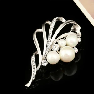Pearl Garment Brooch for Women as Birthday Anniversary Gifts Gold Plated Micro Pave Personality Freshwater Brooch