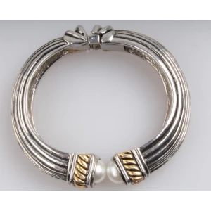 Professional Zinc Alloy Bracelet Manufacturer in China Free Sample as Gift