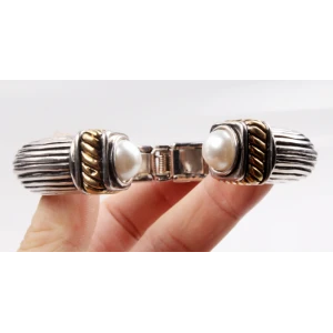 Professional Zinc Alloy Bracelet Manufacturer in China Free Sample as Gift