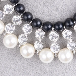 Short Chain Pearl Beads Crystal Pendant Ladies Necklace Wholesale Fashion Jewelry OEM Factory