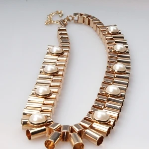 Tank Chain Bullet Case Necklace with Pearl N90009