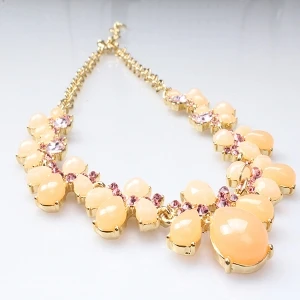 Vintage elegant pink flower shaped pink stone alloy resin jewelry necklaces