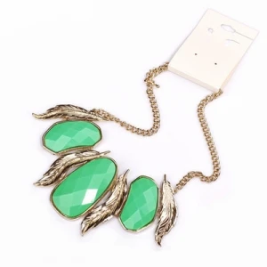 الراتنج حجر كبير ريشة قلادة من الذهب قلادة بيان ZN004