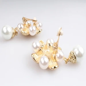 fashion fake gold flower shaped pearl clip on earrings E30044