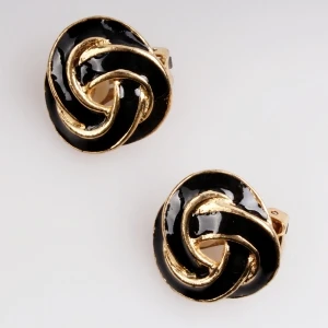 fashion plate gold black metal rose stud earrings E30014