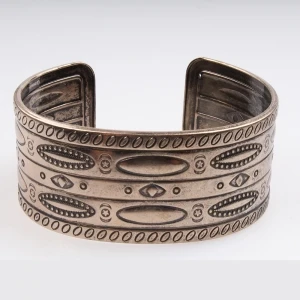 patriotic identification plain metal cuff bracelet B10121