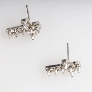 punk women and men silver rivet cross crystal stud earrings E30054