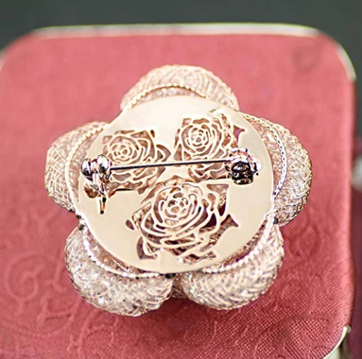 2018  Brooches Fashionable and Refined Hollow-Out Breastpin Rose Gold Color for Girls Ladies and Women