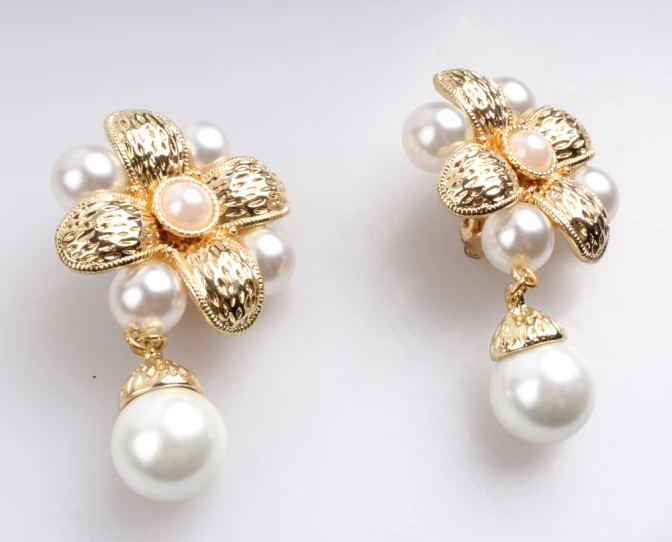 2018 Fashion Women Stud Peal Earring Gold Earring  For Women Classic