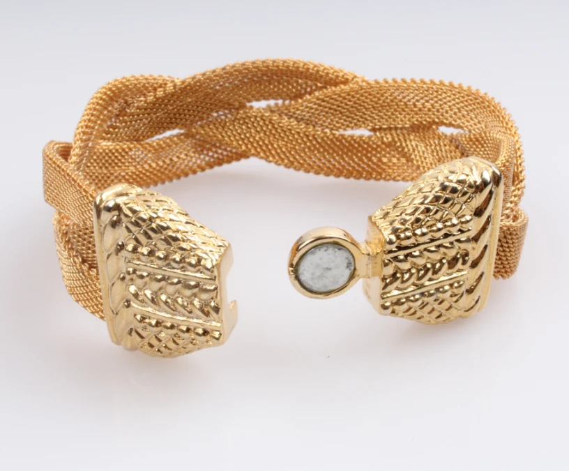 2018 Hot Selling Jewelry  Professional Manufacturer in China Zinc Alloy Gold Artificial Bracelet for Women