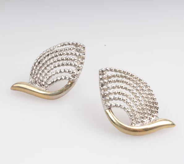 China 2018 New Excellent Simple Plated Earring Conch Design Beautiful Stud Earrings Hersteller