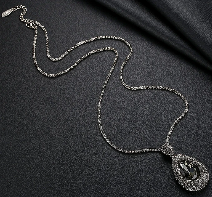 Cheap Price Zinc Alloy Sweater Chain Necklace with Artificial Crystal Pendant