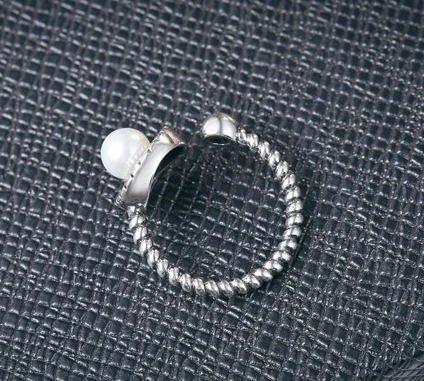 China Supplier single pearl black silver adjustable classic ring for girls