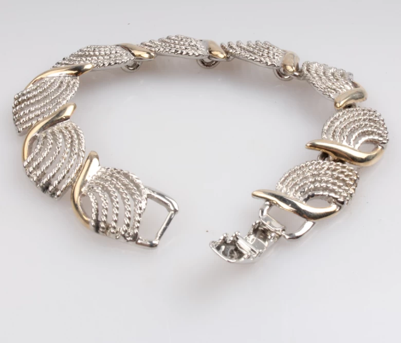 China Fashion European  Interchangeable Jewelry Alloy Material shell Shape Style Bracelet  for Women Hersteller