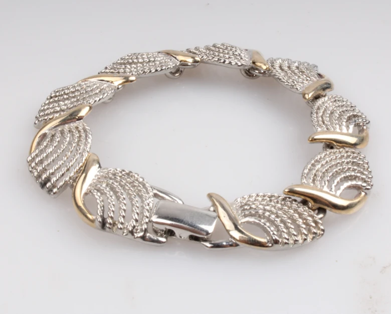 Fashion European  Interchangeable Jewelry Alloy Material shell Shape Style Bracelet  for Women