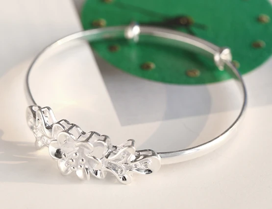 Fashion Sliver Bracelet with Carve Flower for Woman Gift