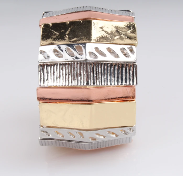 Fashion and High Quality Lower MOQ Jewelry Manufacturer Alloy Bracelet for Women