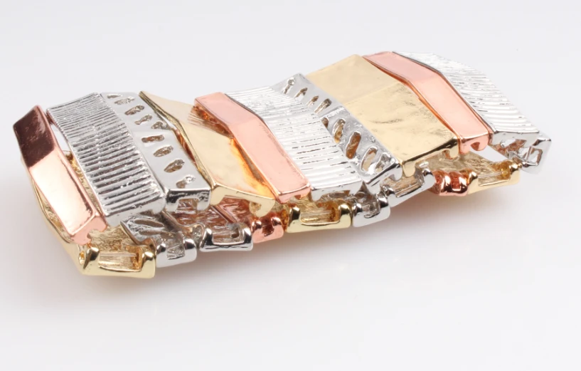 Fashion and High Quality Lower MOQ Jewelry Manufacturer Alloy Bracelet for Women