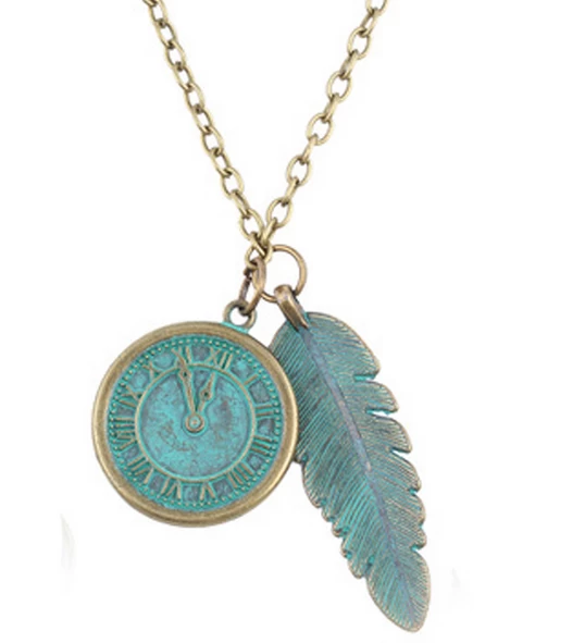 China Gold Alloy Vintage Style Leaf Clock Shape Pendant Necklace Wholesale Hersteller